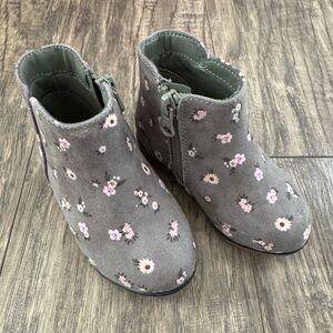 Cat and Jack Girl Bootie Ankle Boots in size 5